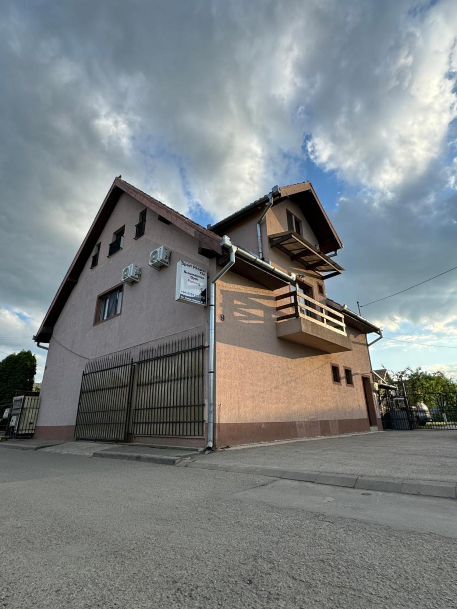 Sport Hostel Cluj Экстерьер фото